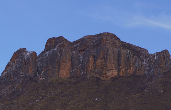 遠(yuǎn)山