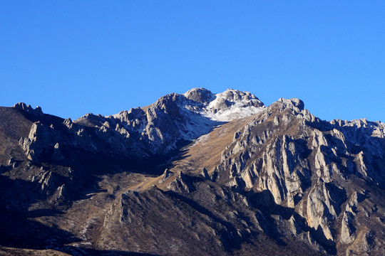 遠(yuǎn)山