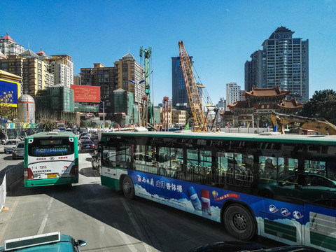 昆明修路