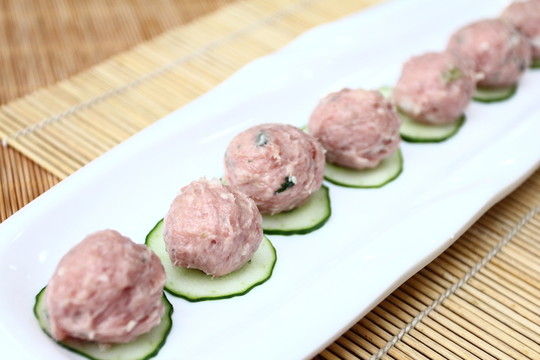 手打豬肉丸