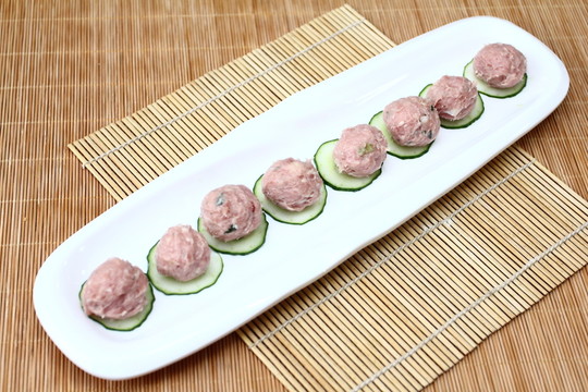 手打豬肉丸