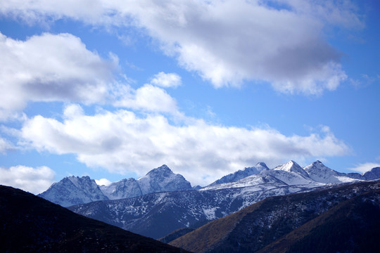 雪山  白云