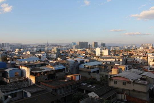 城市中的藍(lán)色天空背景