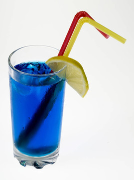 藍(lán)色的冰雞尾酒