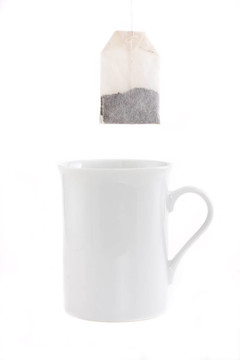 茶袋和一個(gè)白色的杯子