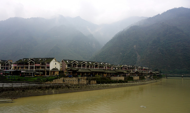 重建后的映秀