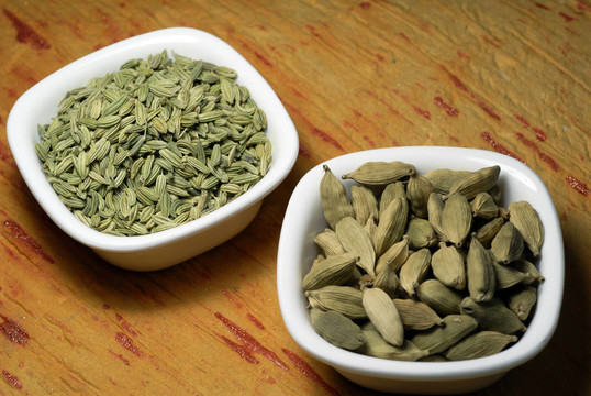 豆蔻，小茴香干調(diào)料