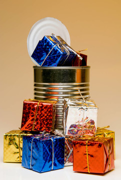 can-o-presents
