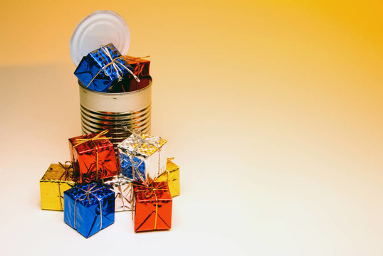 can-o-presents