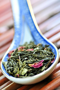 松散的綠茶
