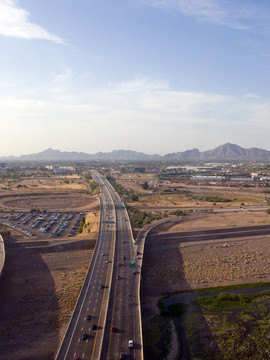 菲尼克斯市；AZ