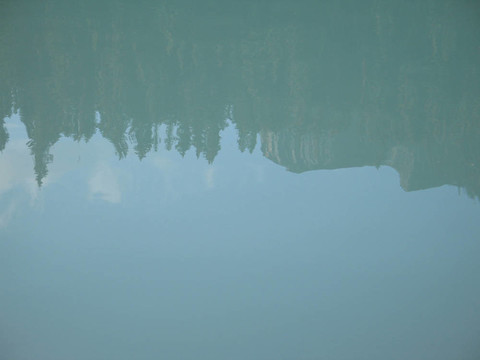 碧綠的湖水
