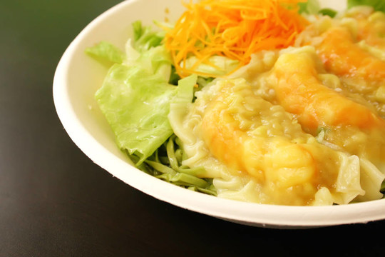 中國綠茶面條和餃子