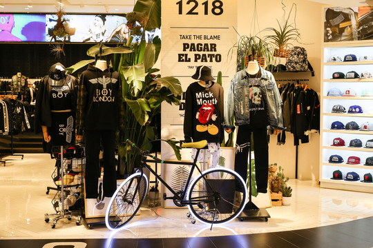 服裝專賣店 服裝店陳列