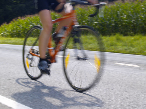 騎自行車