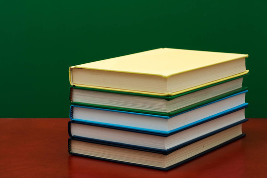 堆書