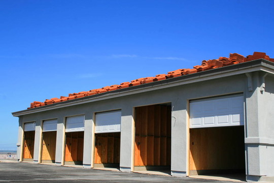 建筑施工中的車庫