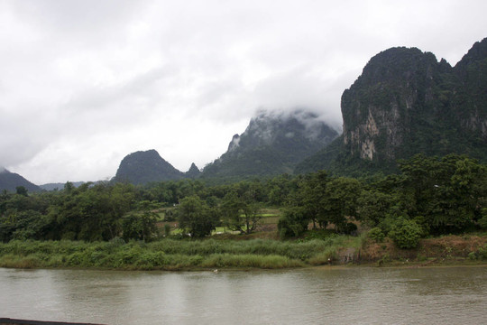 霧山