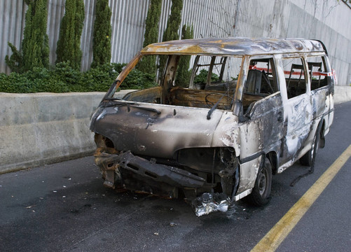 燒毀的汽車