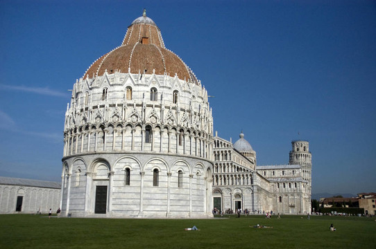 比薩塔和教堂；意大利