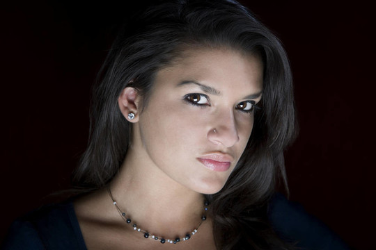 漂亮的Young Hispanic Woman