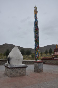 焚香爐 經(jīng)幡柱