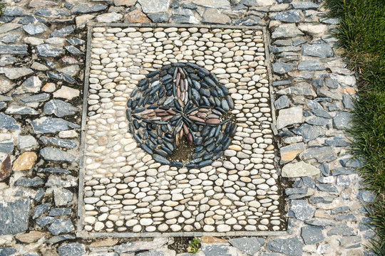 花形卵石路面