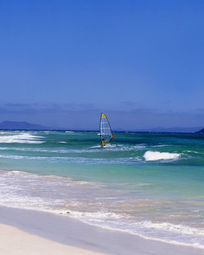 海岸沖浪