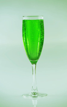 綠色玻璃飲料