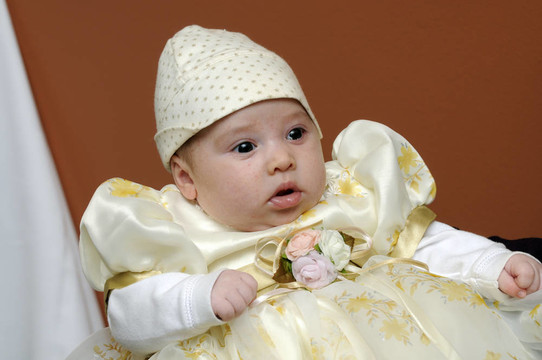 在婚禮上的嬰兒