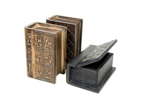 幾個(gè)木制的書