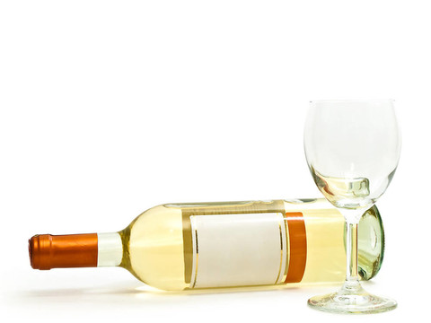 白葡萄酒與酒杯
