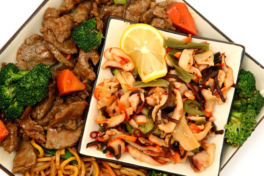 Lo Mein；牛肉；魷魚；海藻