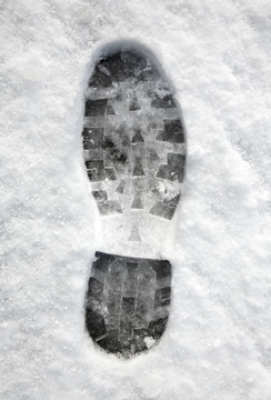 雪地足跡。