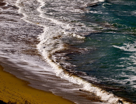 海浪上岸