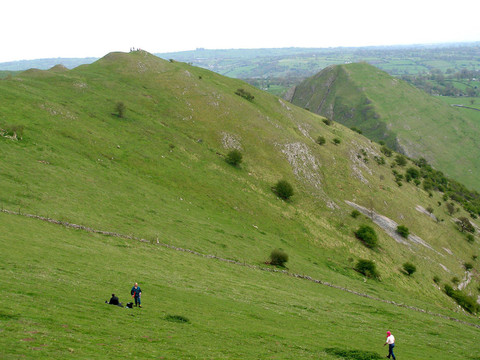 邦克山和Thorpe Cloud；Dove Dale；