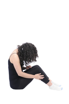 運(yùn)動(dòng)過(guò)程中的年輕女性