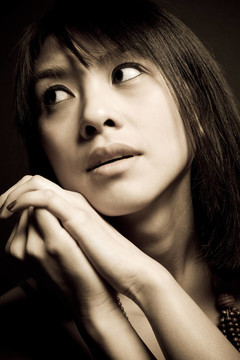 美麗的亞洲女子