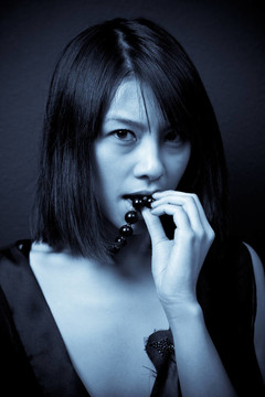 美麗的亞洲女子