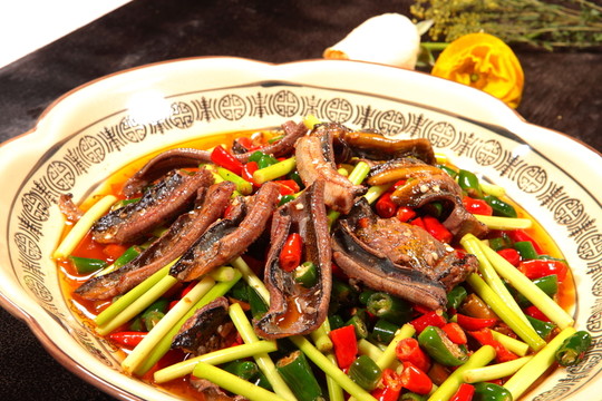 鱔段炒菜