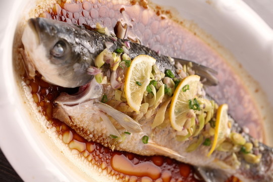 香茅草蒸鯇魚