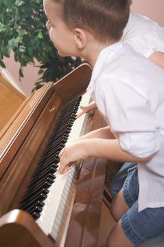扮演Piano的男孩