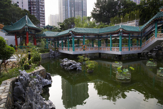 中國水上花園的現(xiàn)代建筑黃大仙佛教道教孔廟香港九龍