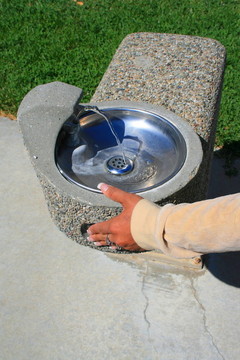 手推噴水器