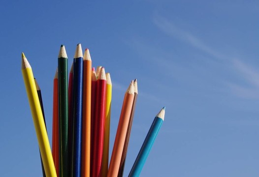 對象和藍(lán)色的天空