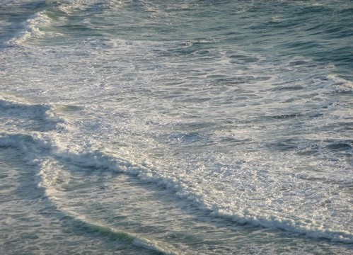 溫柔的海浪沿著海岸250a發(fā)泡