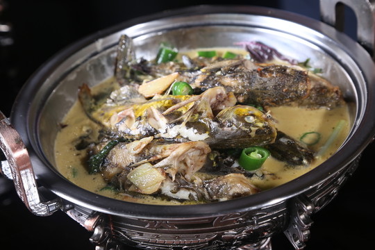 干鍋黃骨魚