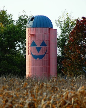 萬圣節(jié)的筒倉