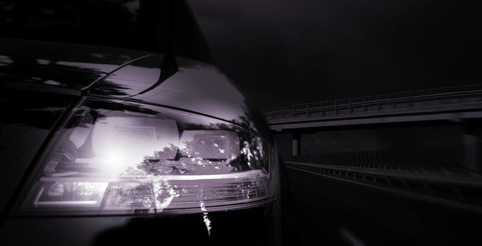 黑色的車
