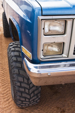藍(lán)色的車